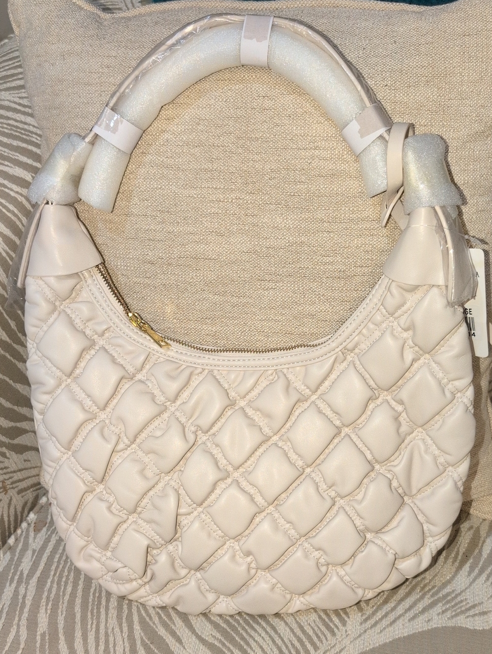 Quilted Cream Puffer Hobo Bag - Soft Padded Shoulder Tote- NWT - Picture 1 of 10